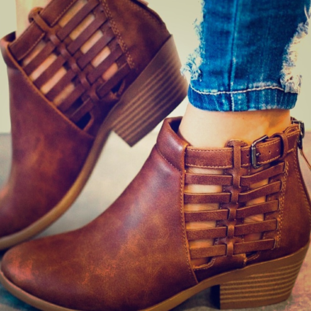 Cognac booties
